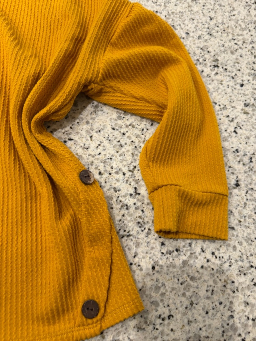 Textured Mustard Button-Hem Pullover Top - Picture 3 of 7